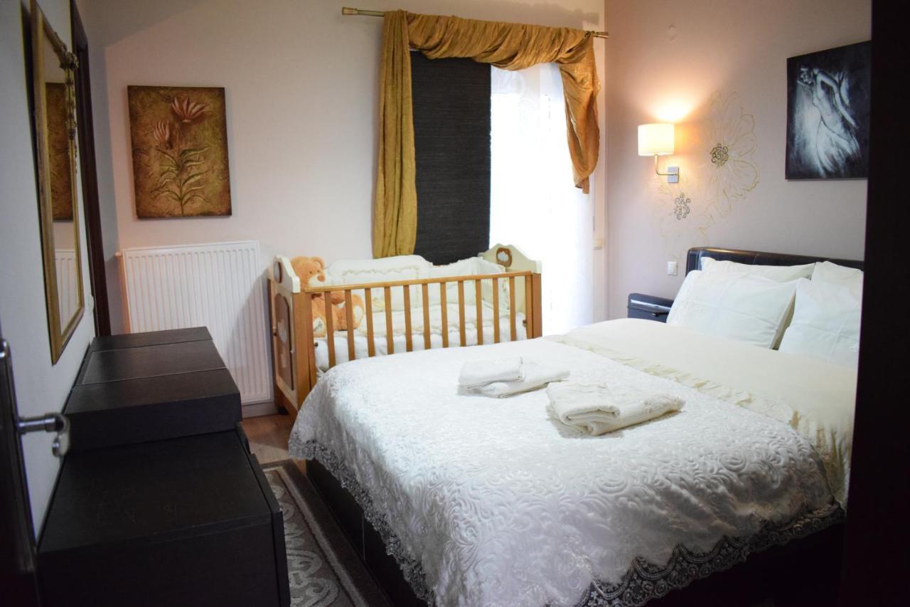 Five Stars In Trikala Apartment Exterior photo